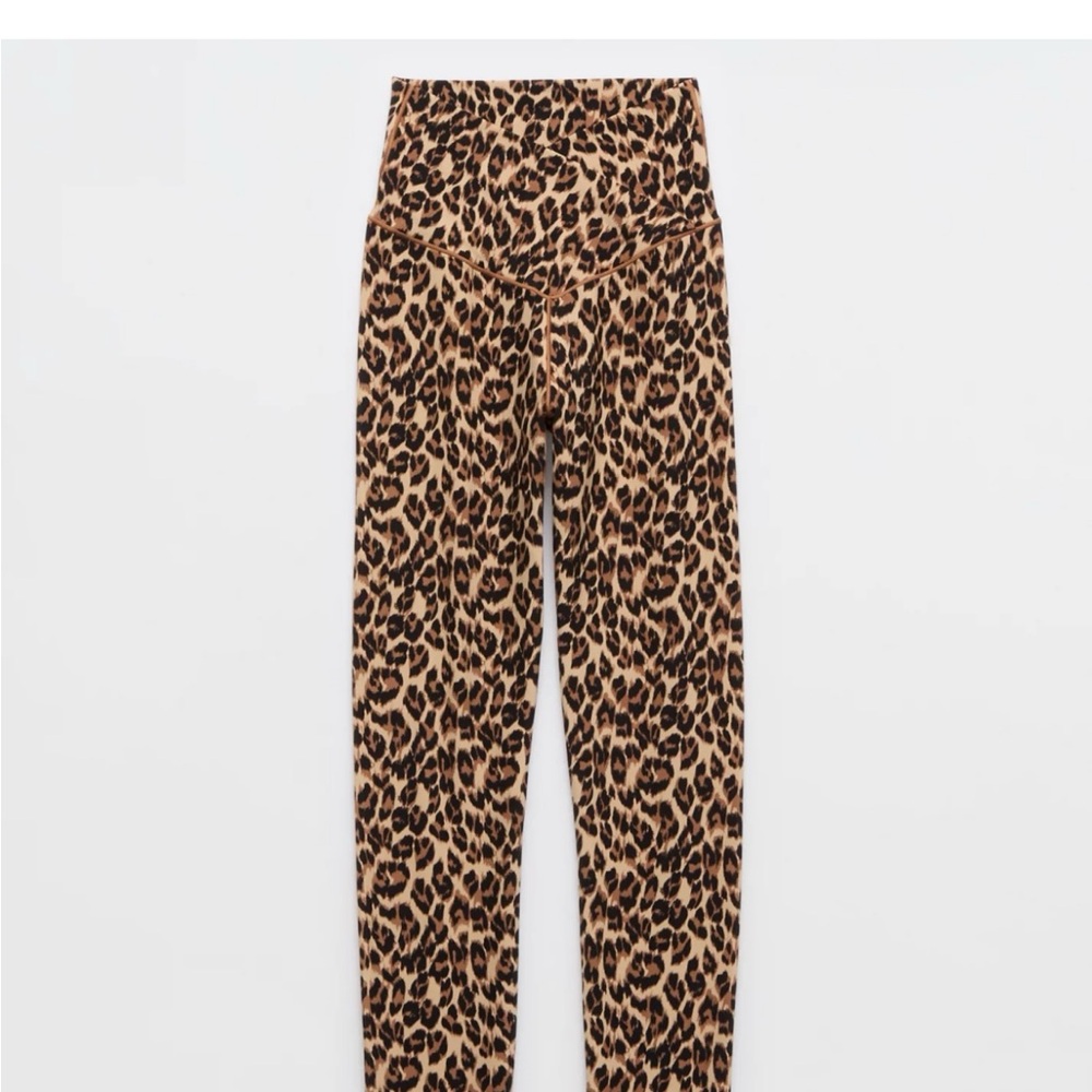 Bold Leopard Print High-Waisted Leggings